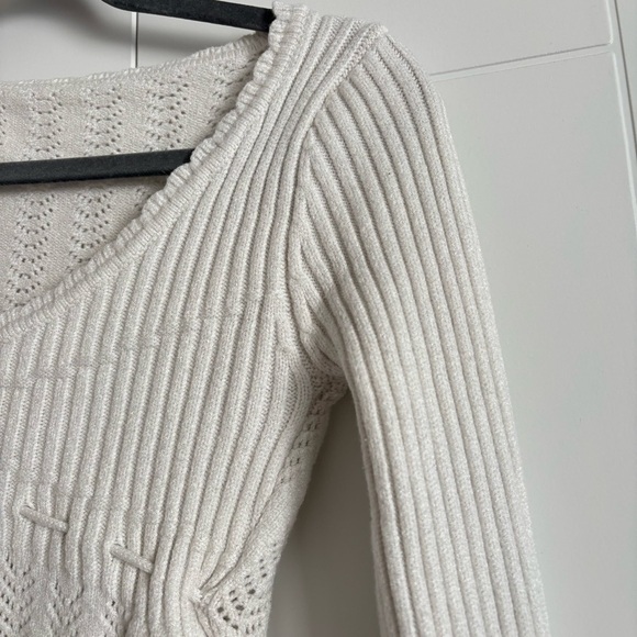 V neck Scallop Tie Front Cream Knit Top - Picture 4 of 5